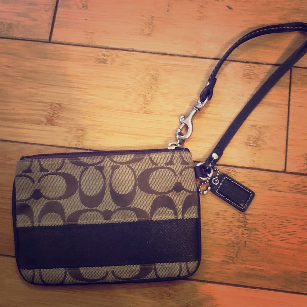 Small Coach wristlet